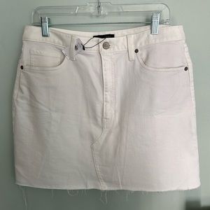 Banana Republic white denim skirt